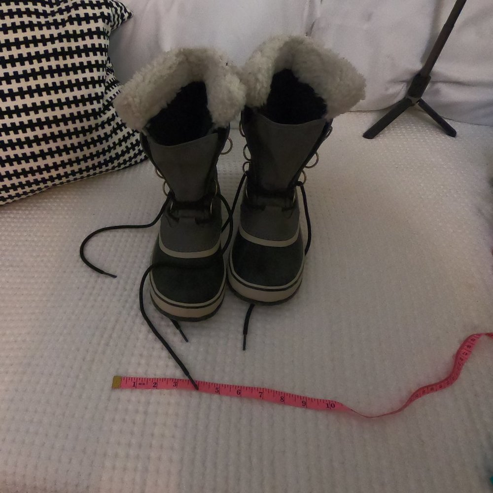 Gently Used Sorel WOMEN'S WINTER CARNIVAL™ BOOT 7.5
